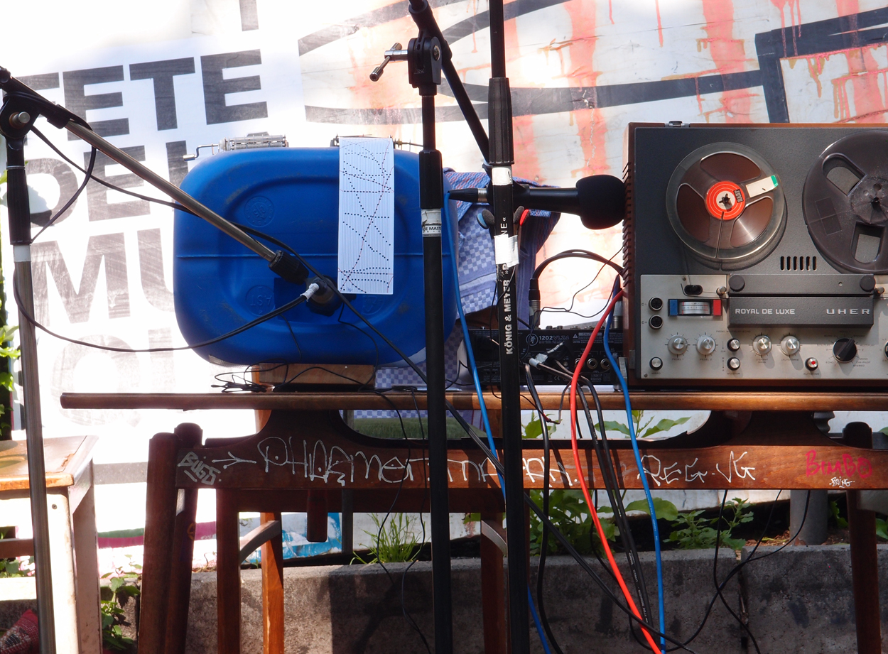 2019-06-21 rauschpartikel (Komposition und präpariertes Tonband mit Field Recording)